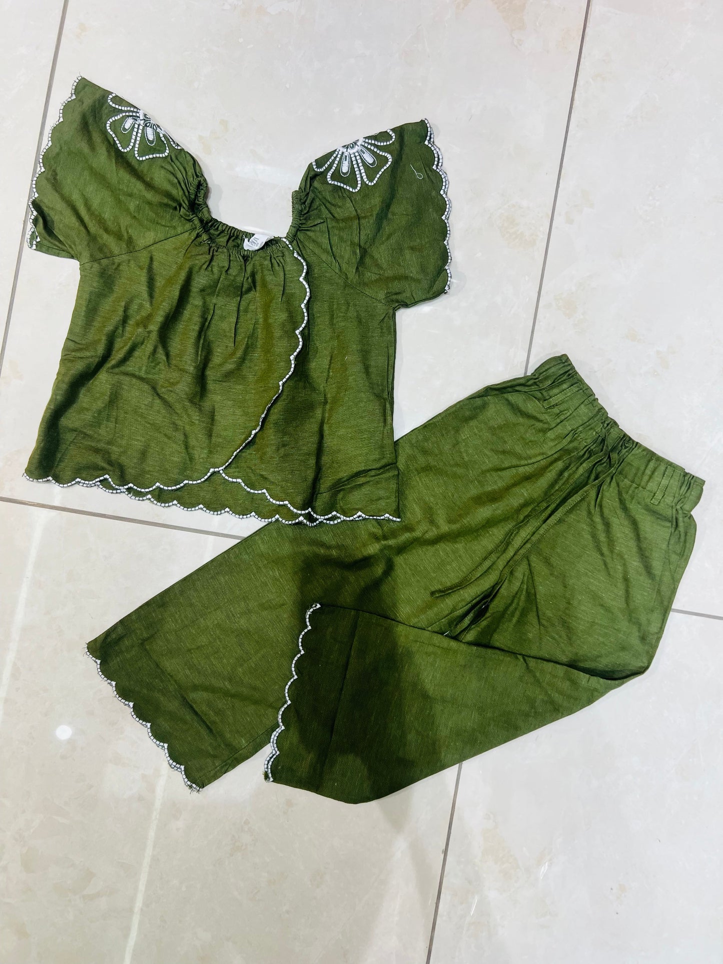 Girls dress