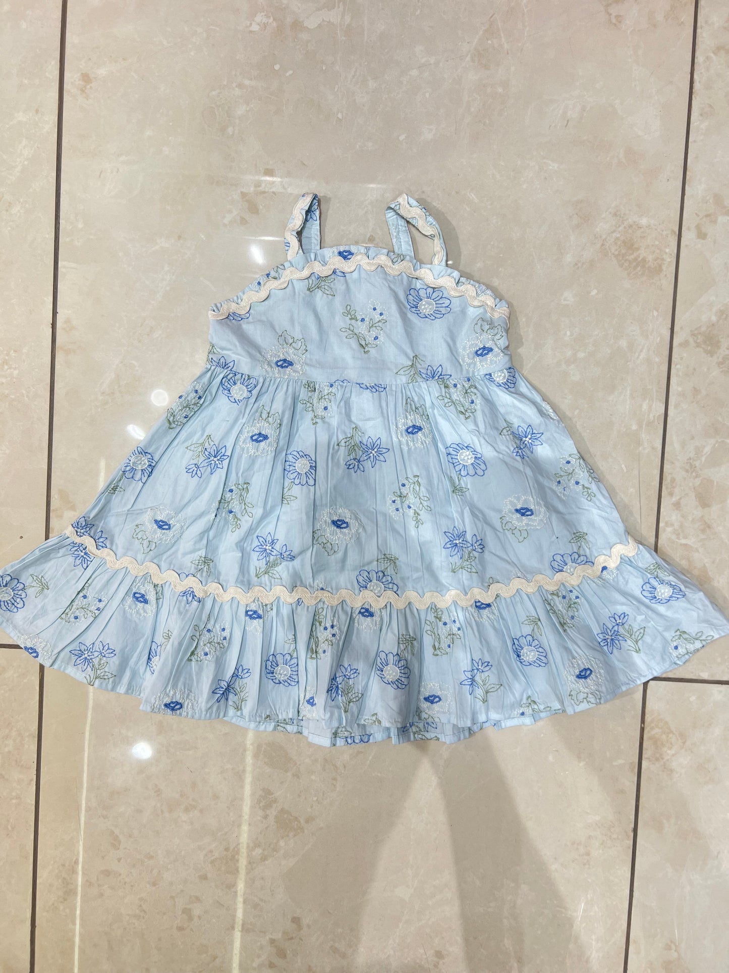 Girls dress